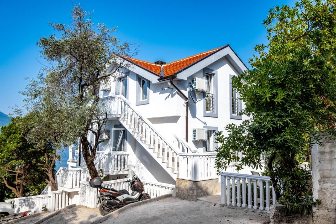 Boka 2 Daire Krasići Dış mekan fotoğraf